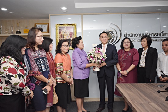สคร.ร่วมแสดงความยินดีกับนายภูมิศักดิ์  ผอ.สบน. เนื่องในโอกาสเข้ารับตำแหน่งใหม่