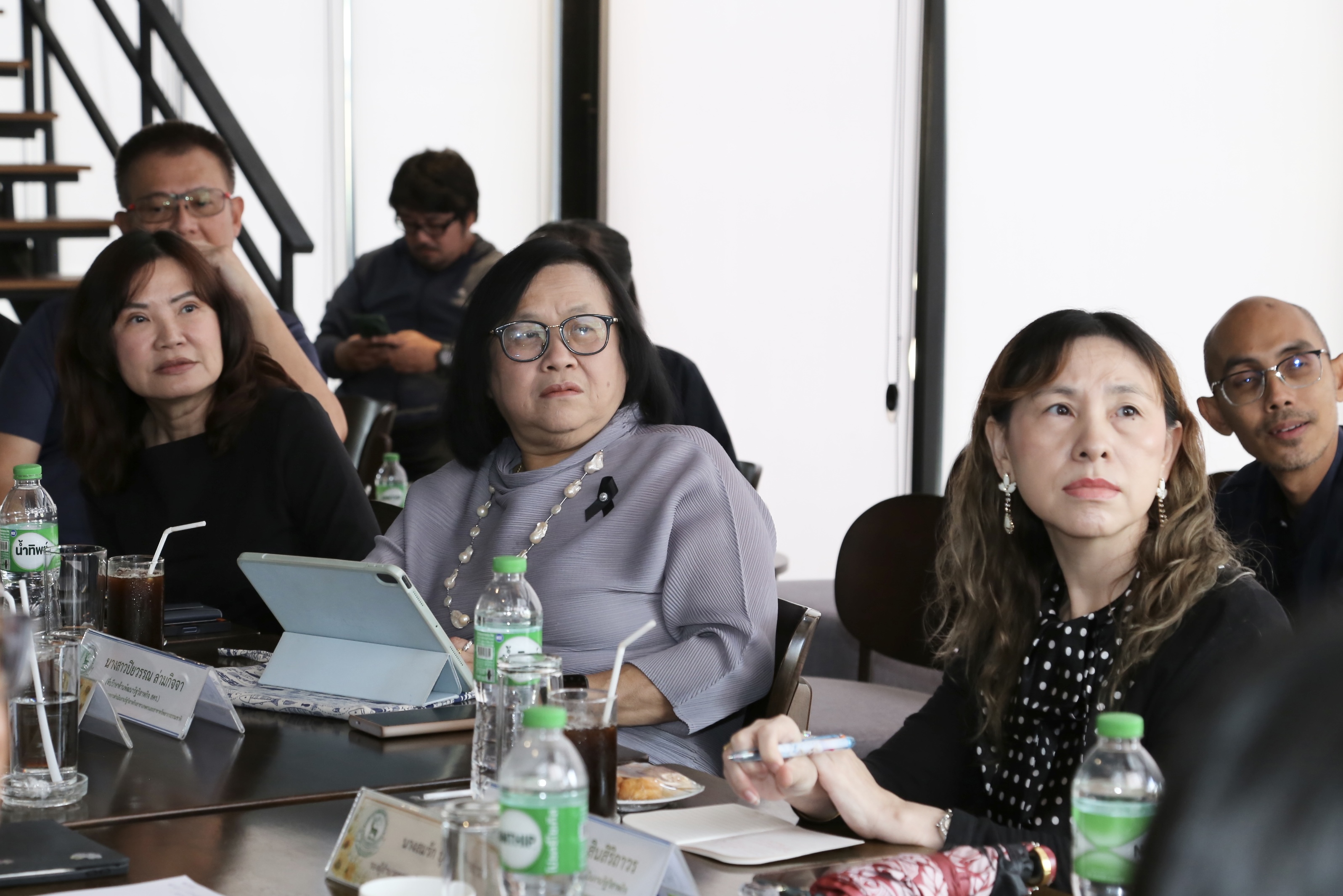 คณะอนุกรรมการประเมินผลการดำเนินงานรัฐวิสาหกิจ สาขาเกษตรและสาขาทรัพยากรธรรมชาติ และผู้บริหารสำนักงานคณะกรรมการนโยบายรัฐวิสาหกิจ เยี่ยมชมโครงการก่อสร้างสวนสัตว์แห่งใหม่ คลองหก จังหวัดปทุมธานี