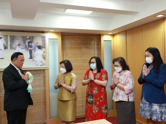 สคร. ร่วมอวยพรและขอพรปีใหม่ 2566 รัฐมนตรีช่วยว่าการกระทรวงการคลัง