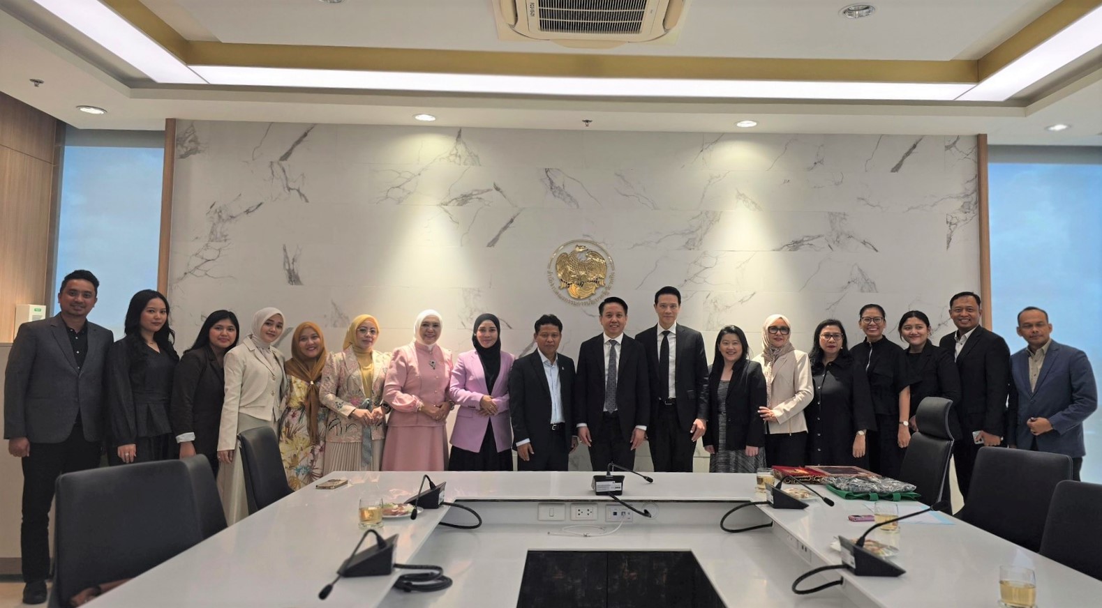ผอ. สคร. ให้การต้อนรับและประชุมร่วมกับคณะกรรมาธิการร่างกฎหมาย สภาผู้แทนระดับภูมิภาคสาธารณรัฐอินโดนีเซีย (DPD RI) เพื่อแลกเปลี่ยนข้อคิดเห็นด้านกฎหมาย การกำกับดูแลรัฐวิสาหกิจ และแนวปฏิบัติที่ดีด้านธรรมาภิบาล