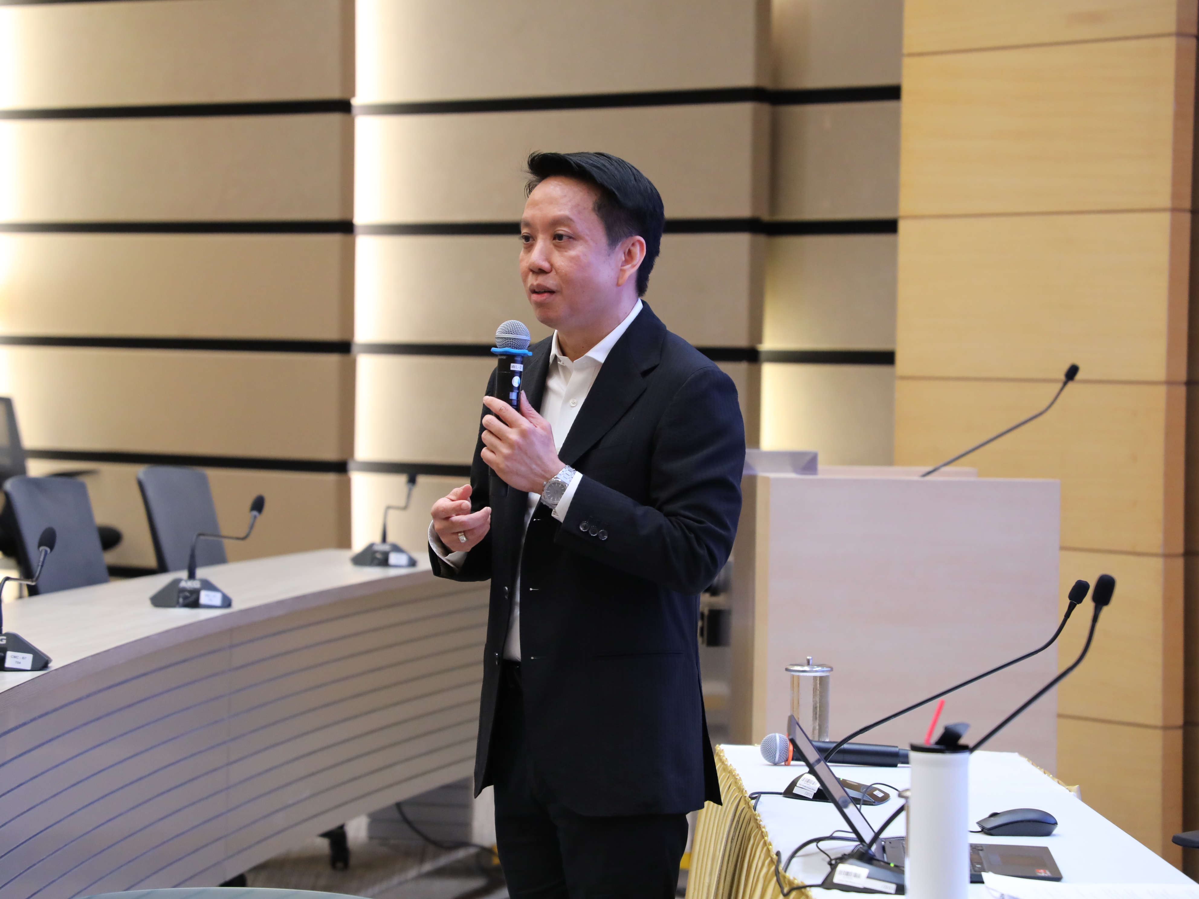 สำนักงานคณะกรรมการนโยบายรัฐวิสาหกิจ เข้าเยี่ยมชมและศึกษาดูงานกระบวนการประเมินผลคะแนนจากการประเมินการดำเนินงานด้านสิ่งแวดล้อม สังคม และบรรษัทภิบาล (FTSE RUSSELL ESG SCORES) ของตลาดหลักทรัพย์แห่งประเทศไทย