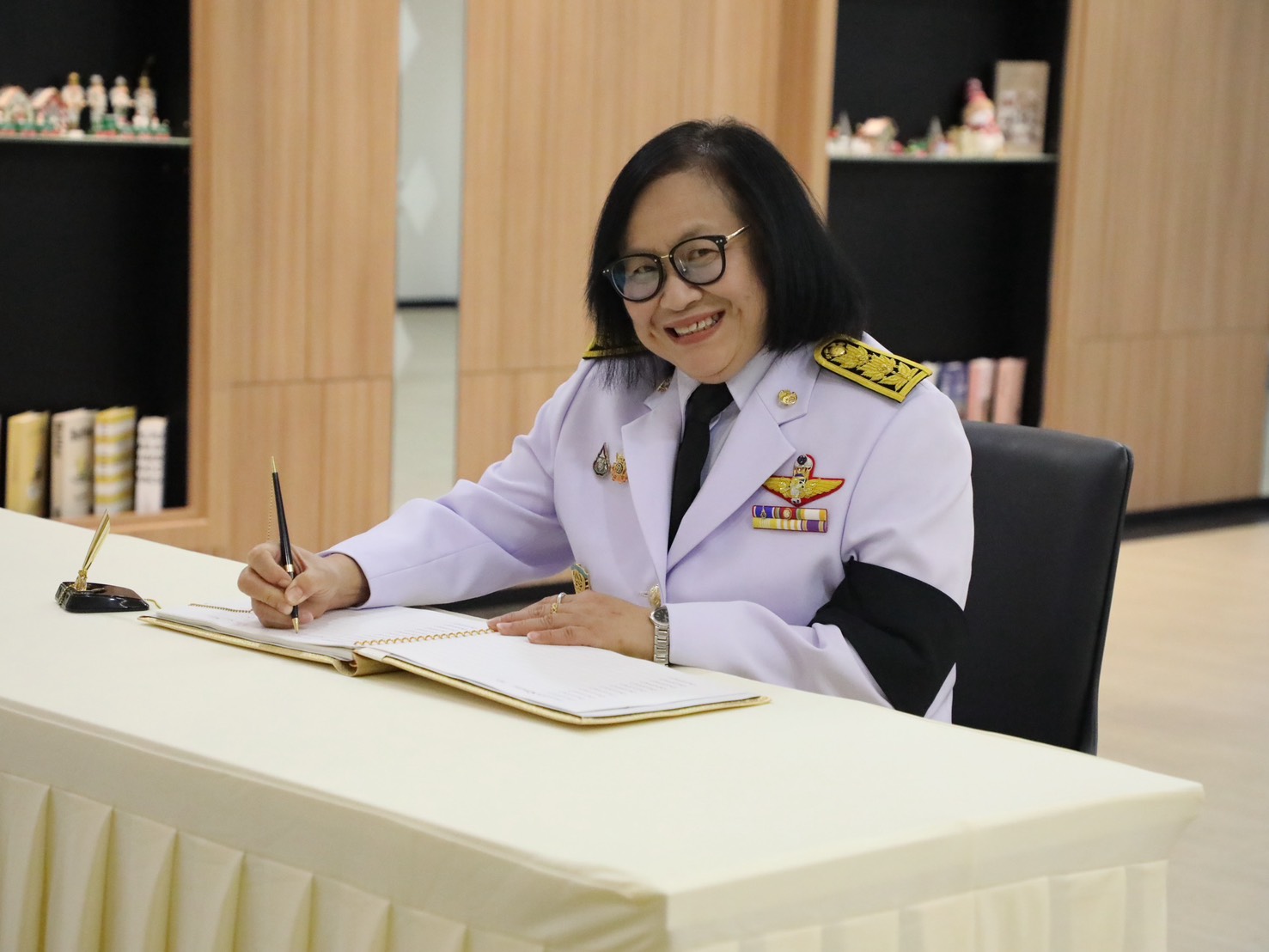 สำนักงานคณะกรรมการนโยบายรัฐวิสาหกิจ จัดพิธีลงนามถวายพระพรชัยมงคล พระบาทสมเด็จพระเจ้าอยู่หัว ฯ เนื่องในโอกาสวันฉัตรมงคล พุทธศักราช 2569