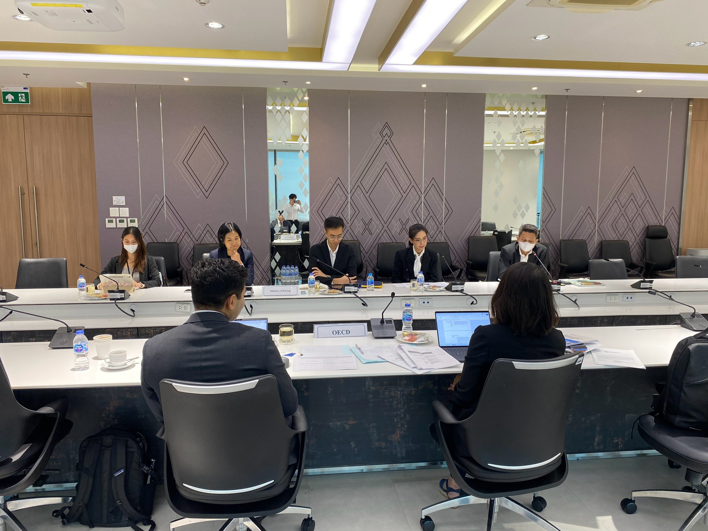 Road to OECD Accession Process: Day 2 การประชุมหารือร่วมกับผู้แทน OECD และหน่วยงานที่เกี่ยวข้องกับการกำกับดูแลกิจการรัฐวิสาหกิจ 