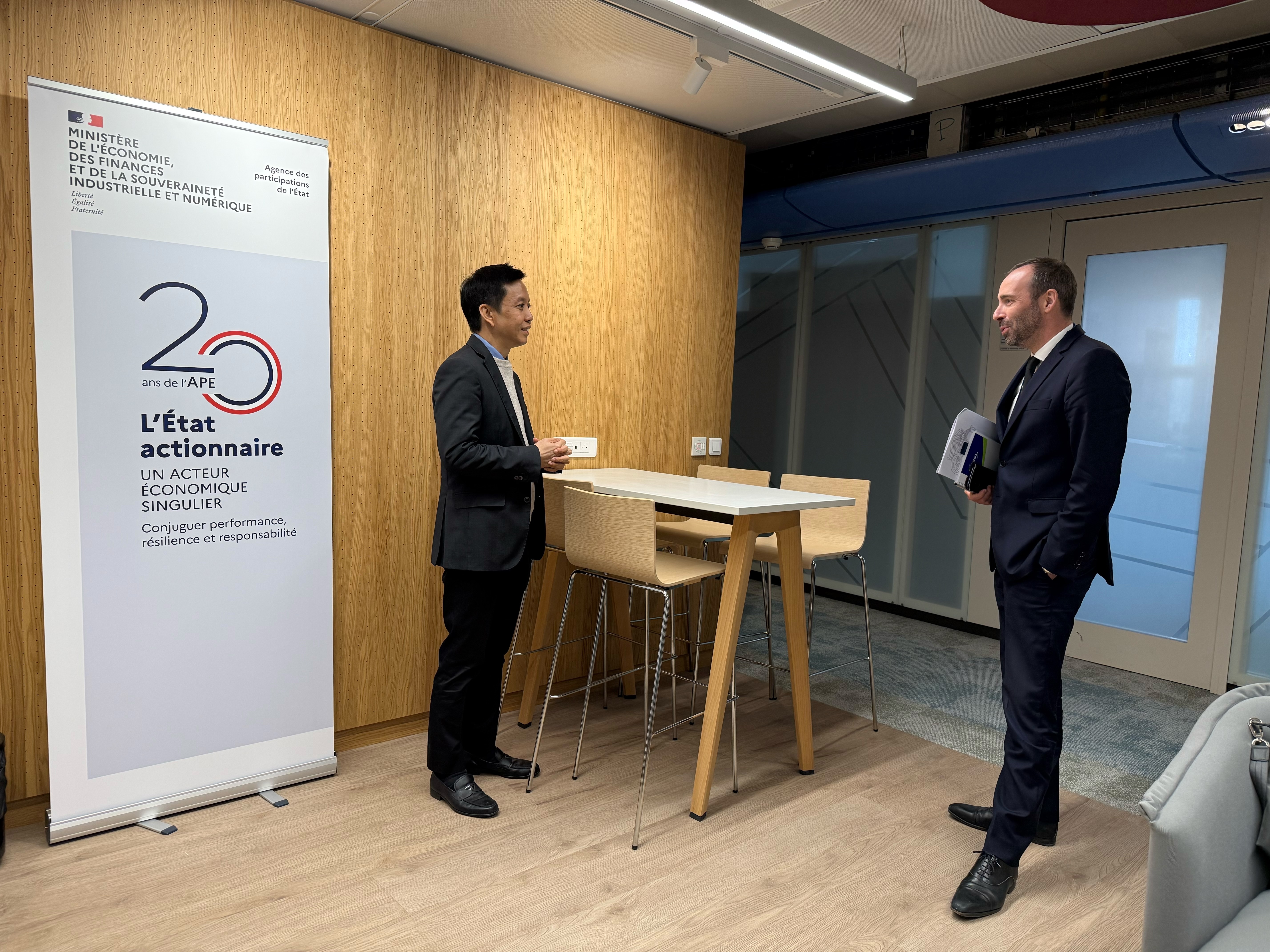 สคร. เข้าพบและแลกเปลี่ยนประสบการณ์การกำกับดูแลและพัฒนารัฐวิสาหกิจและหลักทรัพย์ของรัฐกับหน่วยงาน Agence des participations de l'État ประเทศฝรั่งเศส 