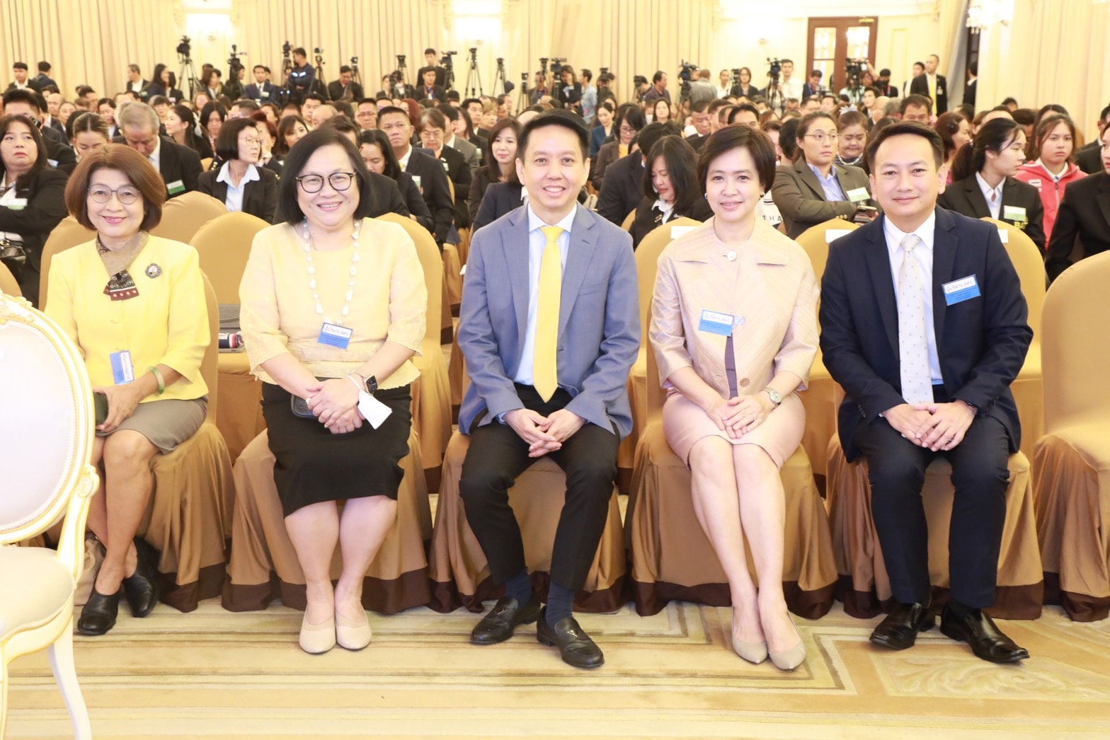 การสนับสนุนสมาคมกีฬาจากหน่วยงานรัฐวิสาหกิจและภาคเอกชน