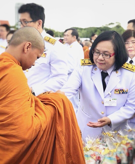 สคร. ร่วมพิธีทำบุญตักบาตร ถวายเป็นพระราชกุศลแด่สมเด็จพระเจ้าอยู่หัว 