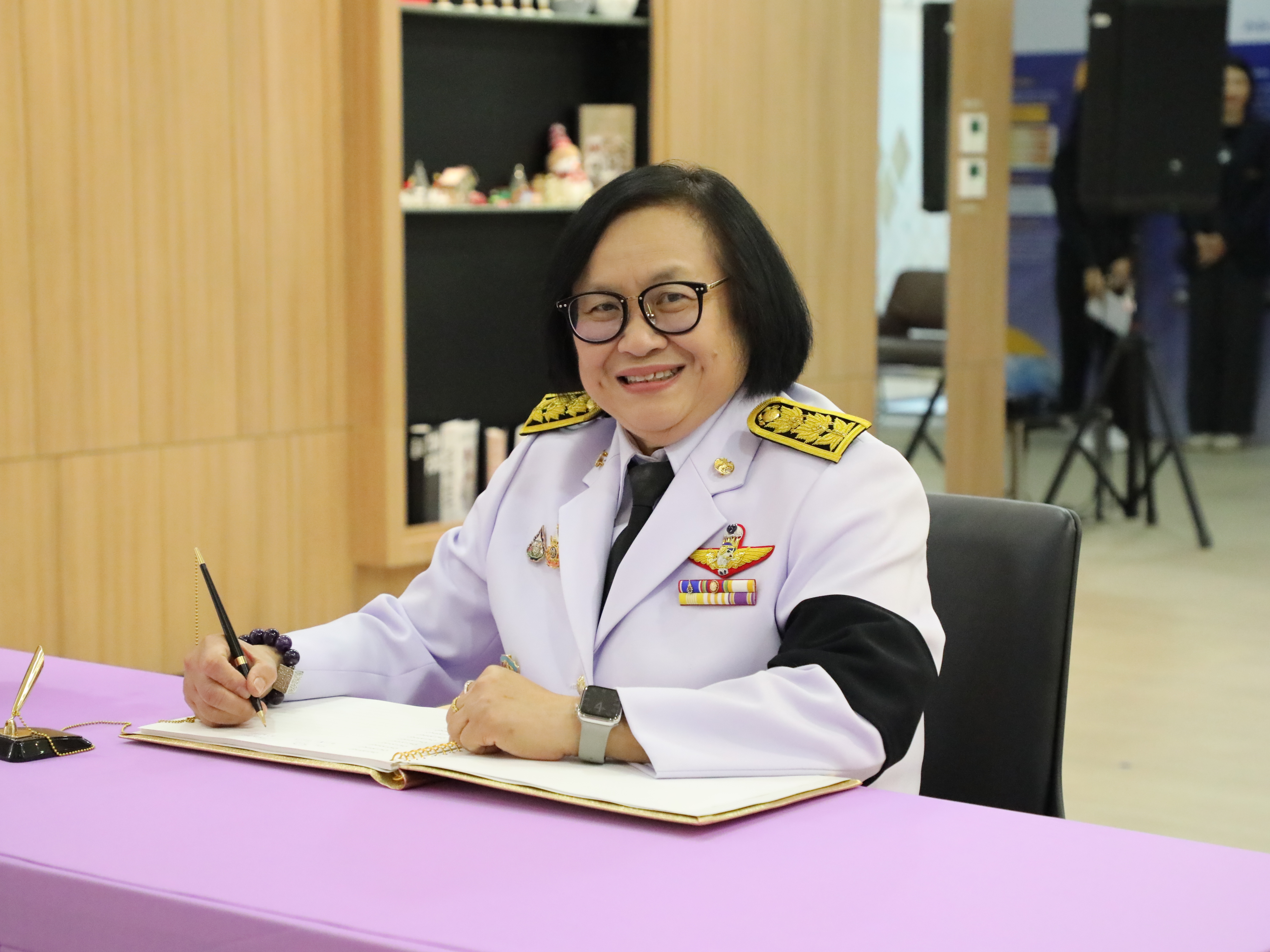 สำนักงานคณะกรรมการนโยบายรัฐวิสาหกิจ จัดพิธีถวายพระพรชัยมงคล สมเด็จพระนางเจ้าฯ พระบรมราชินี เนื่องในโอกาสพระราชพิธีมหามงคลเฉลิมพระชนมพรรษา 4 รอบ สมเด็จพระนางเจ้าฯ พระบรมราชินี 3 มิถุนายน 2569