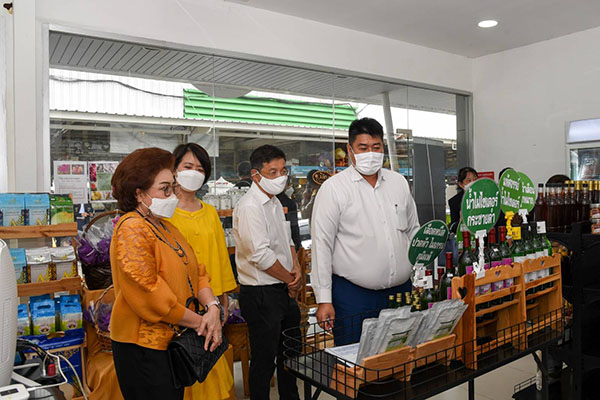 คณะอนุกรรมการประเมินผลการดำเนินงานรัฐวิสาหกิจ สาขาเกษตรและสาขาทรัพยากรธรรมชาติ (คณะอนุกรรมการฯ) และสำนักงานคณะกรรมการนโยบายรัฐวิสาหกิจ (สคร.) เข้าตรวจเยี่ยมองค์การตลาดเพื่อเกษตรกร (อ.ต.ก.)