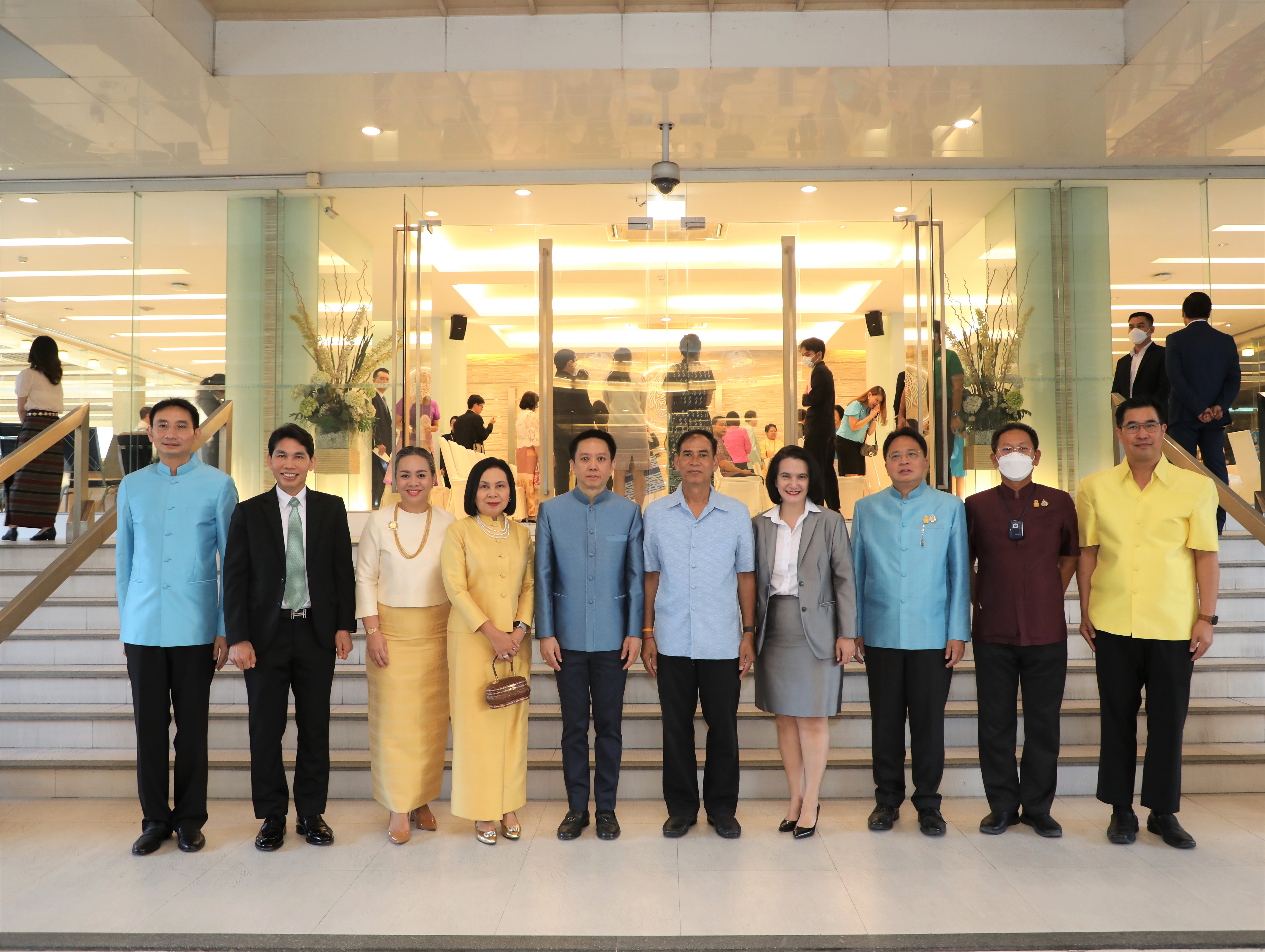 สคร. เข้าร่วมพิธีทำบุญตักบาตรเนื่องในวันขึ้นปีใหม่ พุทธศักราช 2567 