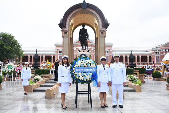 สคร. ร่วมสักการะพระบรมราชานุสาวรีย์พระบาทสมเด็จพระจอมเกล้าเจ้าอยู่หัว