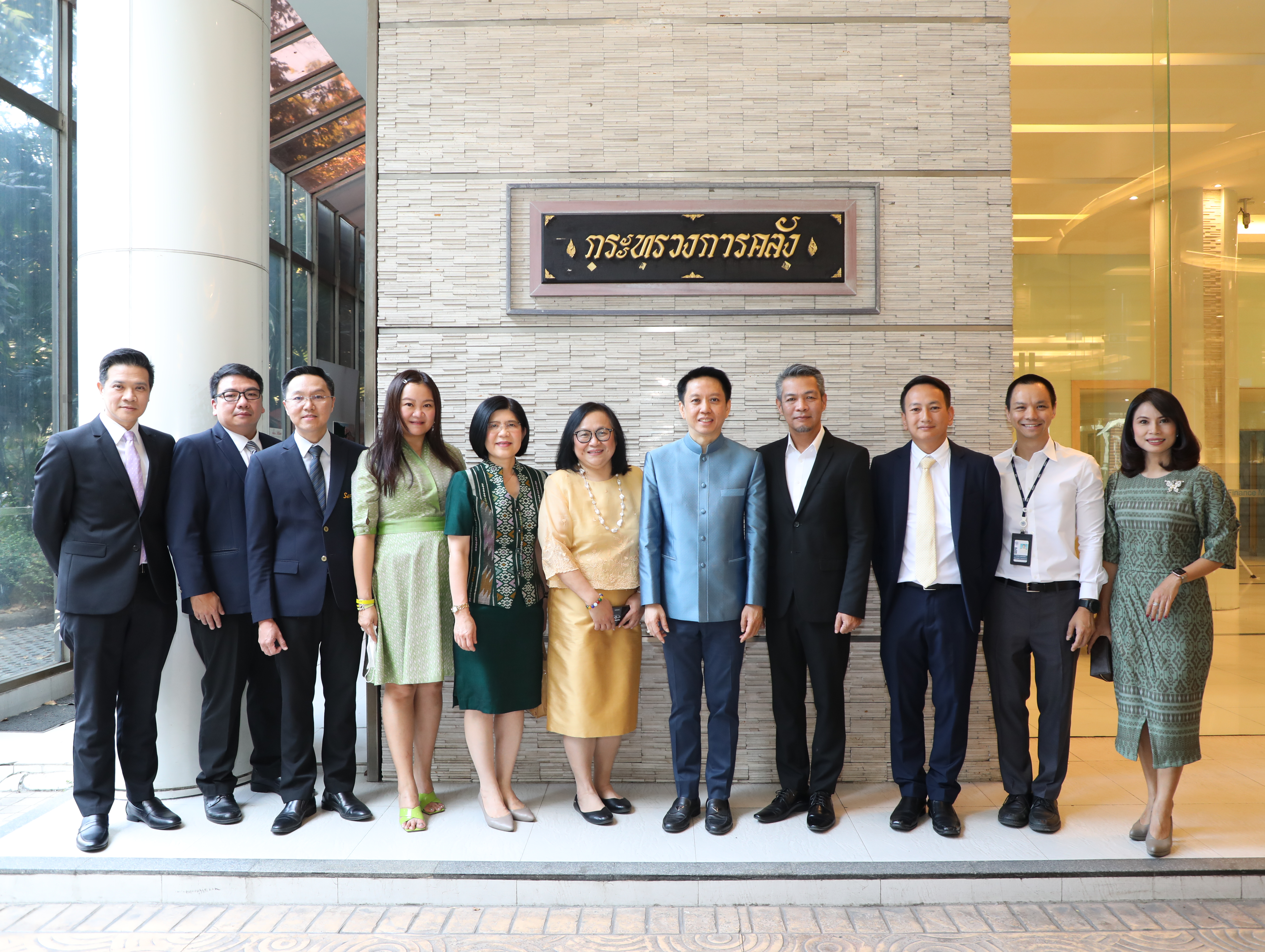 สคร. เข้าร่วมพิธีทำบุญตักบาตรเนื่องในวันขึ้นปีใหม่ พุทธศักราช 2567 