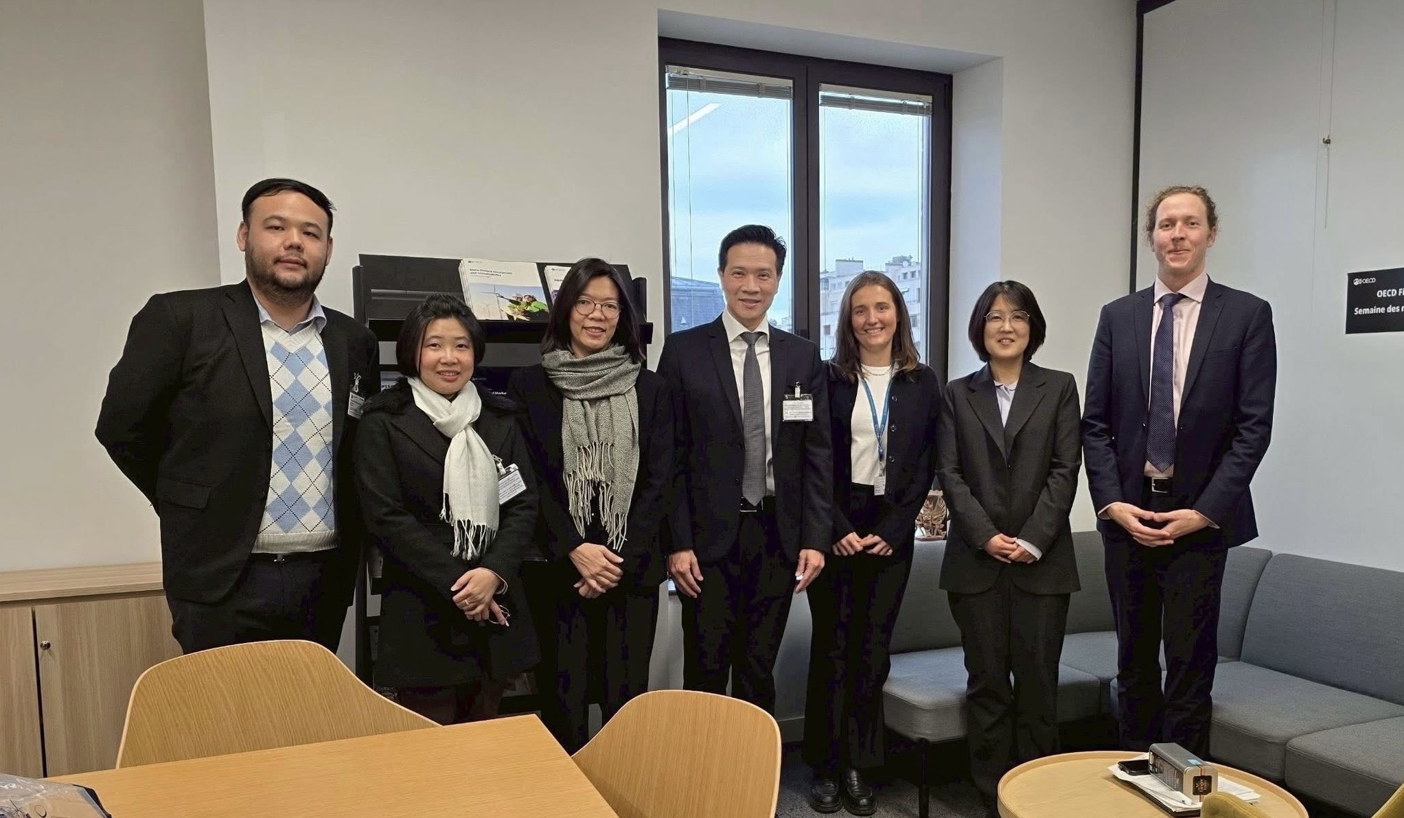 สคร. และ ก.ล.ต. เข้าร่วมประชุมขององค์การเพื่อความร่วมมือทางเศรษฐกิจและการพัฒนา (OECD) เพื่อยกระดับแนวทางการกำกับดูแลกิจการที่ดี ระหว่างวันที่ 28-31 ตุลาคม 2568 ณ สำนักงานใหญ่ OECD กรุงปารีส สาธารณรัฐฝรั่งเศส