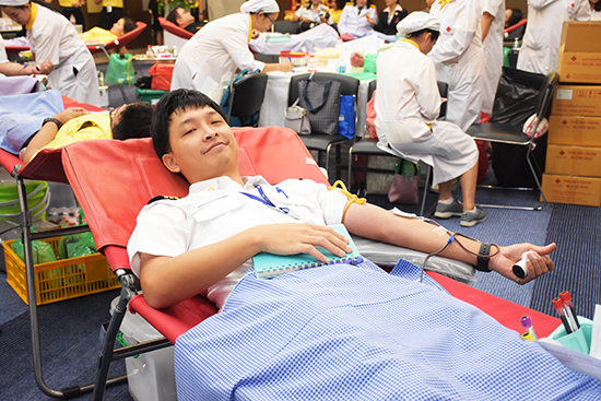 สคร. จัดโครงการจัดหน่วยแพทย์เคลื่อนที่และรับบริจาคโลหิตเฉลิมพระเกียรติ เนื่องในโอกาสมหามงคลพระราชพิธีราชาภิเษก