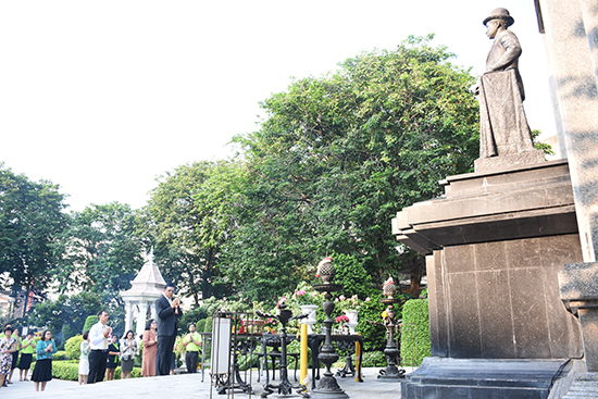 สักการะสิ่งศักดิ์สิทธิ์ประจำกระทรวงการคลัง เนื่องในวันคล้ายวันสถาปนา สคร. ครบรอบ 17 ปี