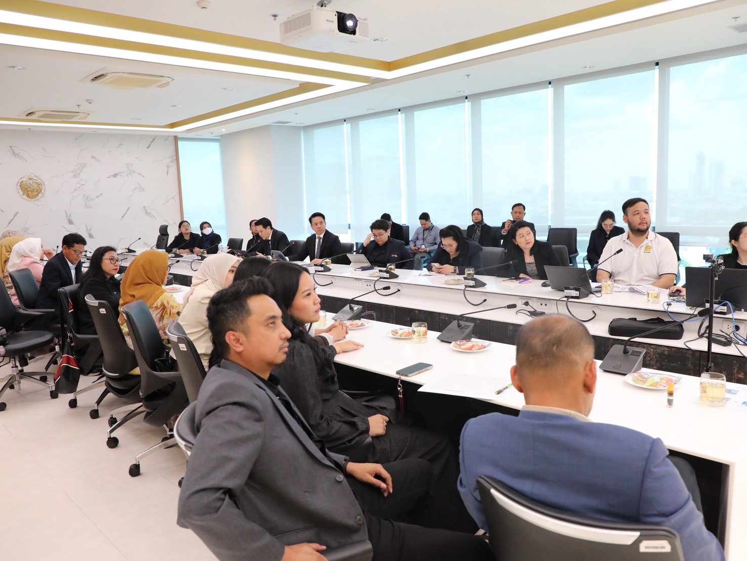 ผอ. สคร. ให้การต้อนรับและประชุมร่วมกับคณะกรรมาธิการร่างกฎหมาย สภาผู้แทนระดับภูมิภาคสาธารณรัฐอินโดนีเซีย (DPD RI) เพื่อแลกเปลี่ยนข้อคิดเห็นด้านกฎหมาย การกำกับดูแลรัฐวิสาหกิจ และแนวปฏิบัติที่ดีด้านธรรมาภิบาล