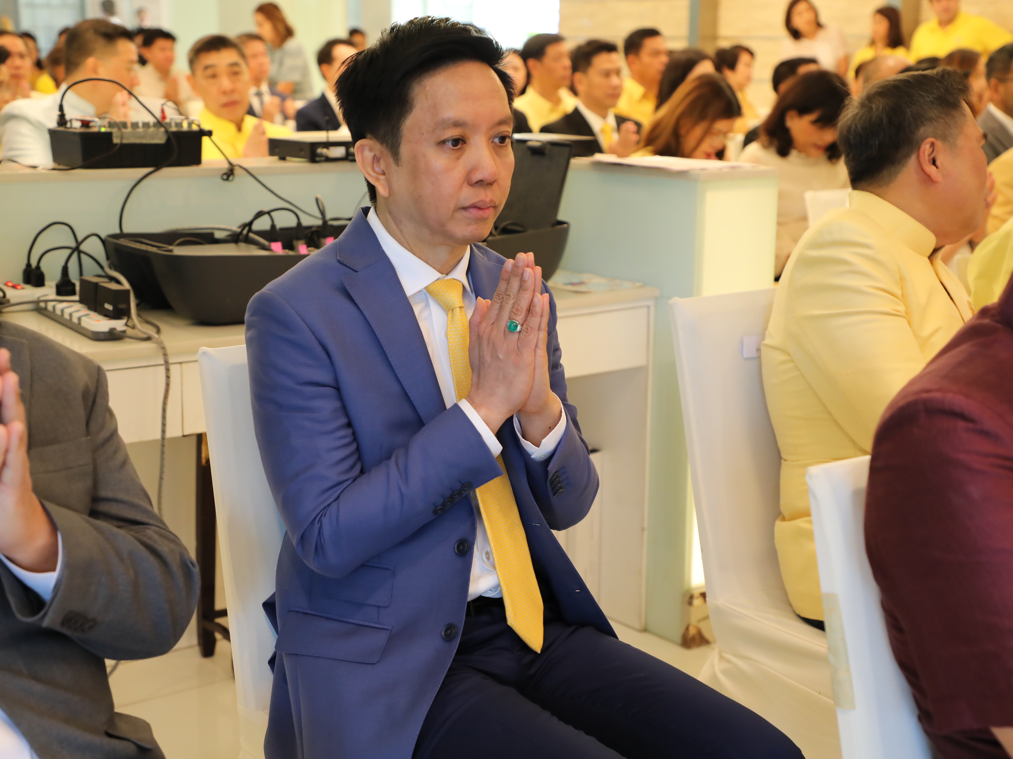 สำนักงานคณะกรรมการนโยบายรัฐวิสาหกิจ เข้าร่วมพิธีสักการะสิ่งศักดิ์สิทธิ์ประจำกระทรวงการคลัง และพิธีเจริญพระพุทธมนต์และทำบุญตักบาตร เนื่องในวันขึ้นปีใหม่ พุทธศักราช 2568