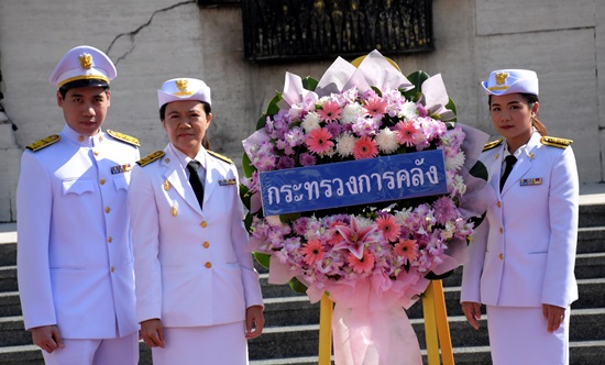 สคร.ร่วมพิธีวางพวงมาลาถวายราชสักการะพระบรมราชานุสรณ์ พระบาทสมเด็จพระมงกุฎเกล้าเจ้าอยู่หัว รัชกาลที่ 6