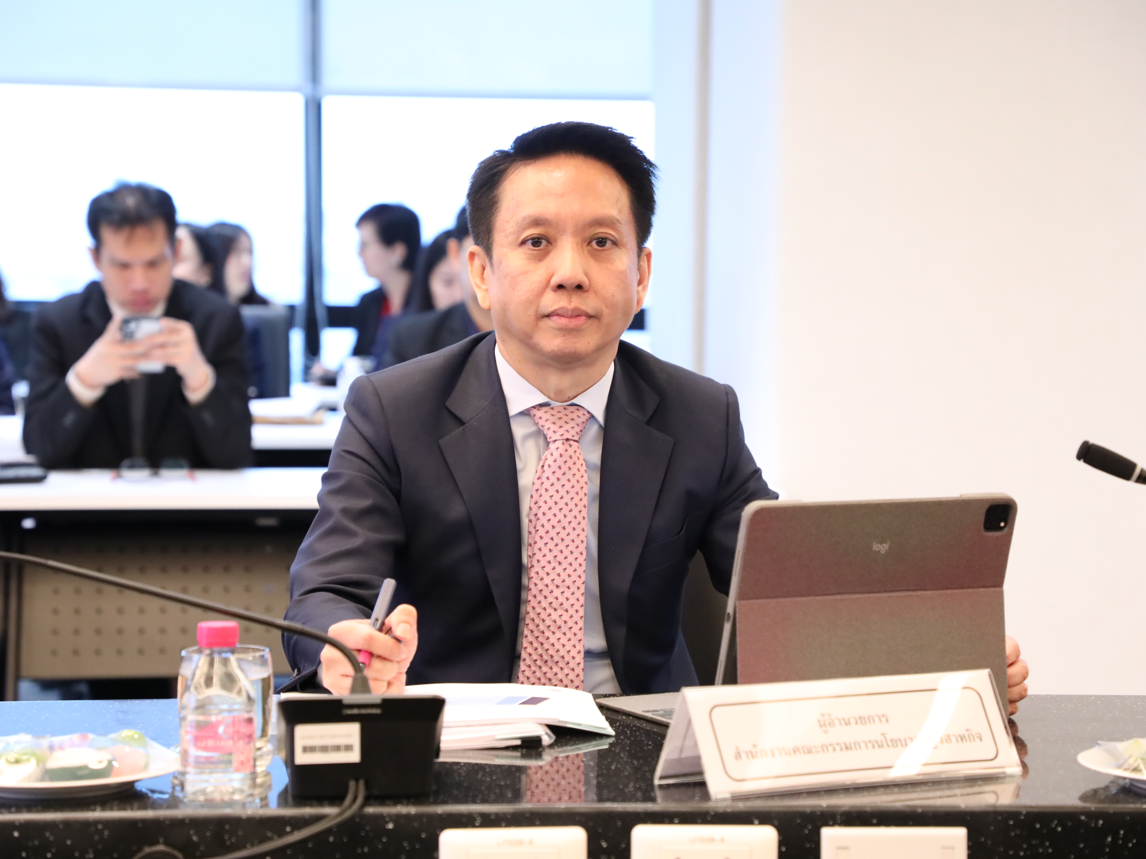 สำนักงานคณะกรรมการนโยบายรัฐวิสาหกิจ ได้จัดการประชุมคณะกรรมการขับเคลื่อนการลงทุนตามนโยบายรถไฟฟ้าอัตราเดียวตลอดสาย (คณะกรรมการฯ) ครั้งที่ 1/2568