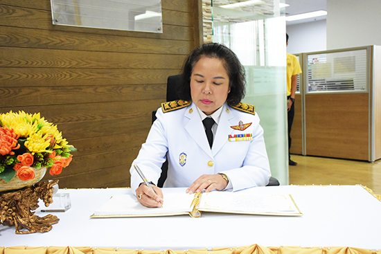 สคร. จัดพิธีถวายสัตย์ปฏิญาณเพื่อเป็นข้าราชการที่ดีและพลังของแผ่นดิน เนื่องในวันเฉลิมพระชนมพรรษาพระบาทสมเด็จพระวชิรเกล้าเจ้าอยู่หัว