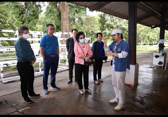 คณะอนุกรรมการประเมินผลการดำเนินงานรัฐวิสาหกิจ สาขาเกษตรและสาขาทรัพยากรธรรมชาติ (คณะอนุกรรมการฯ) และสำนักงานคณะกรรมการนโยบายรัฐวิสาหกิจ (สคร.) ตรวจเยี่ยมและศึกษาดูงานกิจการขององค์การส่งเสริมกิจการโคนมแห่งประเทศไทย (อ.ส.ค.)