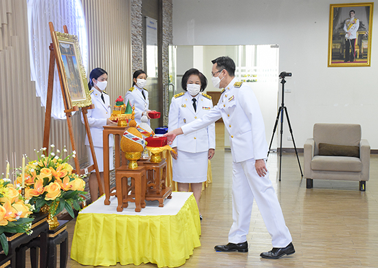 สคร. จัดพิธีรับพระราชทานเครื่องราชอิสริยาภรณ์ชั้นสายสะพาย ประจำปี 2563