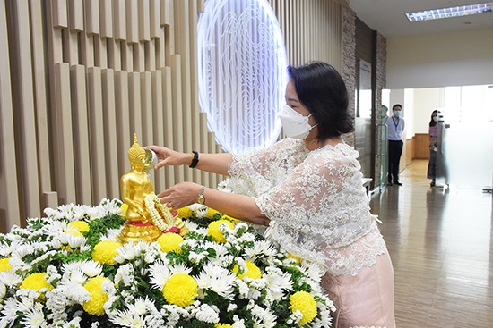 สคร. จัดกิจกรรมสรงน้ำพระพุทธรูปประจำ สคร. เนื่องในเทศกาลวันสงกรานต์ พ.ศ. 2565
