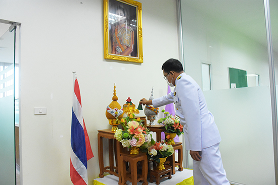 สคร. จัดพิธีลงนามถวายพระพรสมเด็จพระนางเจ้า ฯ พระบรมราชินี
