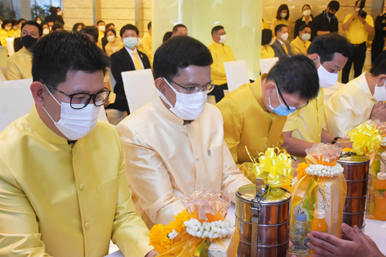 สคร. ร่วมตักบาตรถวายพระราชกุศลแด่ในหลวงรัชกาลที่ 9