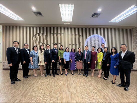 นางวรนุช ภู่อิ่ม รองปลัดกระทรวงการคลัง หัวหน้ากลุ่มภารกิจด้านทรัพย์สิน เข้าตรวจเยี่ยมพร้อมมอบนโยบายการปฏิบัติงานให้กับ สคร.