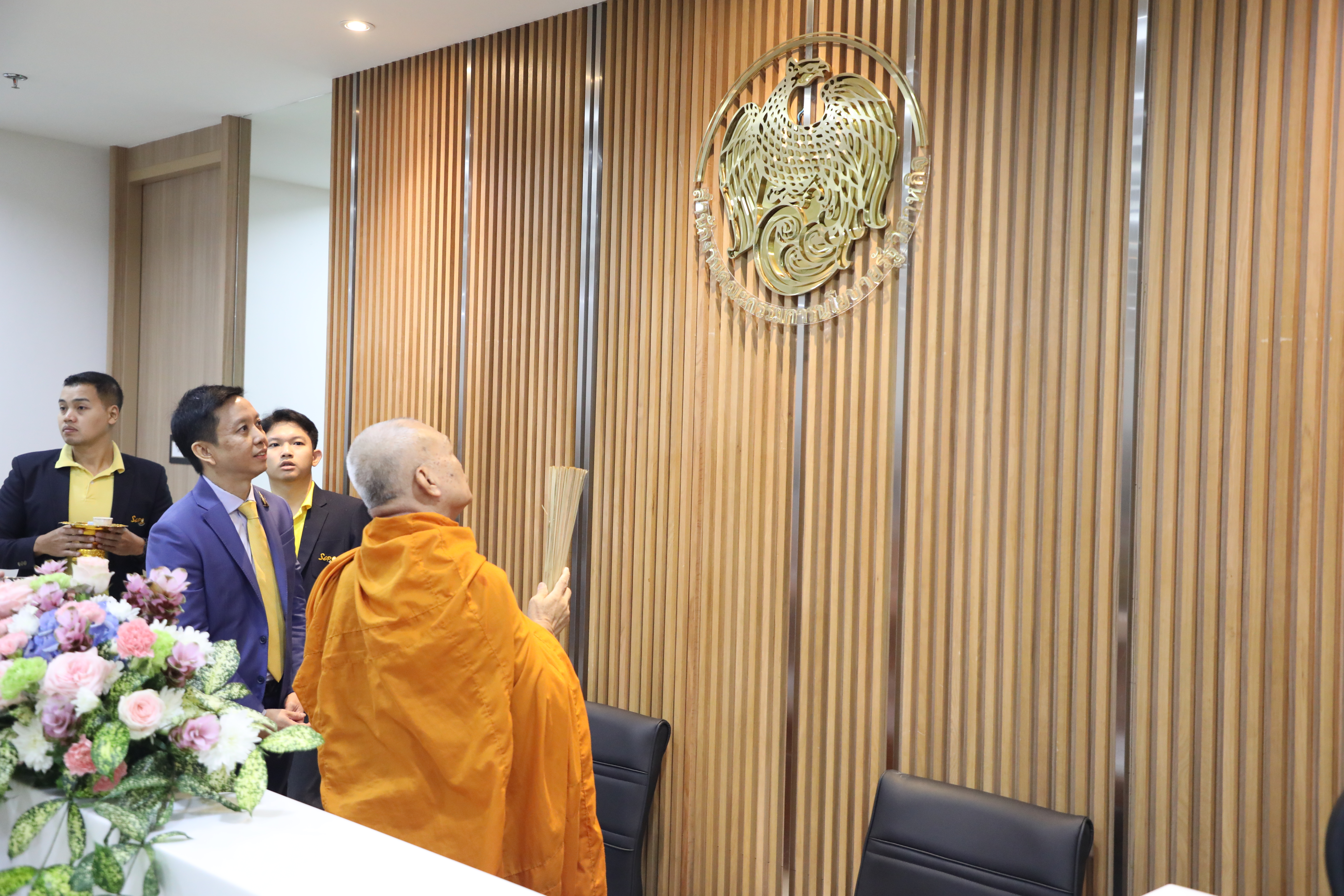 สคร. เข้าสักการะสิ่งศักดิ์สิทธิ์ประจำกระทรวงการคลังและสิ่งศักดิ์สิทธิ์ประจำ สคร. เนื่องในโอกาสวันคล้ายวันสถาปนา สคร. ครบรอบ 22 ปี 