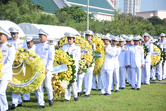 สคร. ร่วมถวายพวงมาลาเนื่องในวันคล้ายวันสวรรคตรัชกาลที่ 9