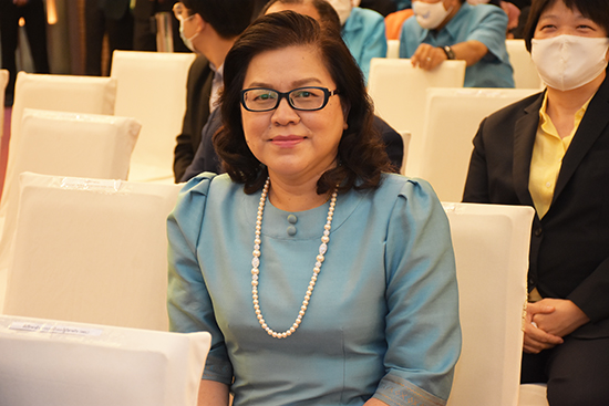 สคร. เข้าร่วมพิธีมอบโล่ที่ระลึกผู้เกษียณอายุราชการ ประจำปีงบประมาณ พ.ศ. 2563