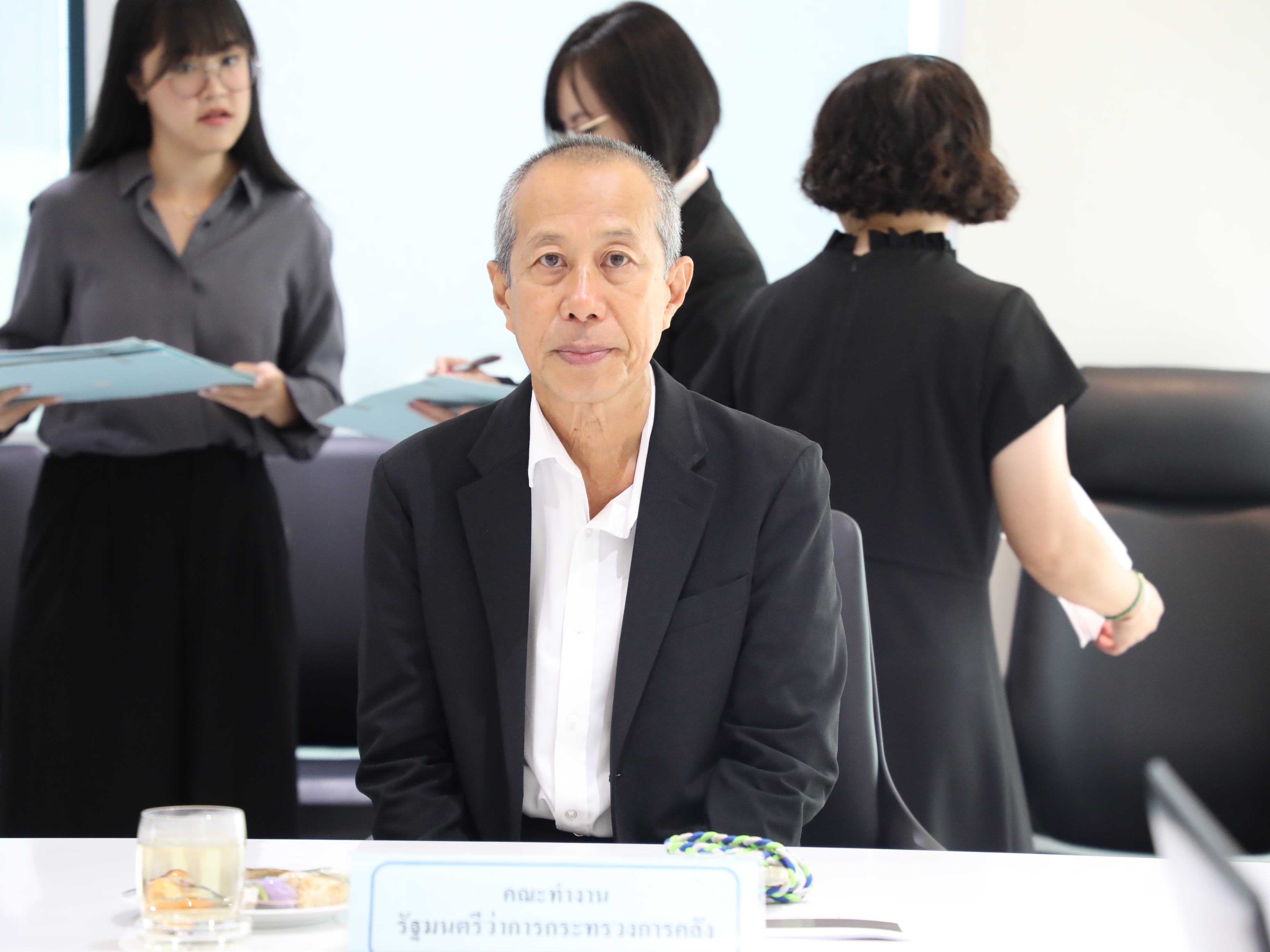 นายลวรณ แสงสนิท ปลัดกระทรวงการคลัง เป็นประธานการประชุมติดตามเร่งรัดการเบิกจ่ายงบลงทุนของรัฐวิสาหกิจ ประจำปี 2569