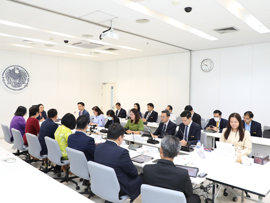 นางวรนุช ภู่อิ่ม รองปลัดกระทรวงการคลัง หัวหน้ากลุ่มภารกิจด้านทรัพย์สิน เข้าตรวจเยี่ยมพร้อมมอบนโยบายการปฏิบัติงานให้กับ สคร.