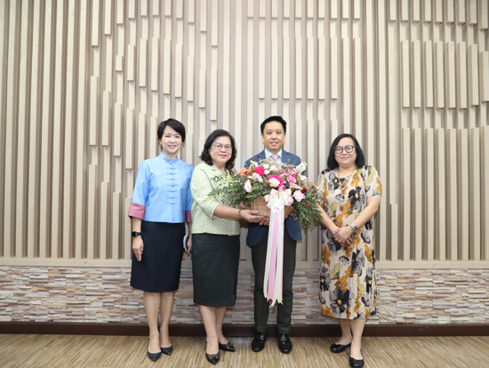 สคร. ร่วมแสดงความยินดีเนื่องในโอกาสนางนัทีวรรณ สีมาเงิน ได้รับการโปรดเกล้าฯ แต่งตั้งให้ดำรงตำแหน่งที่ปรึกษาด้านการประเมินผลรัฐวิสาหกิจ 