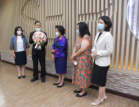 สคร. ร่วมแสดงความยินดีกับนางปานทิพย์ ศรีพิมล เนื่องในโอกาสเข้าดำรงตำแหน่ง ผู้อำนวยการ สคร.