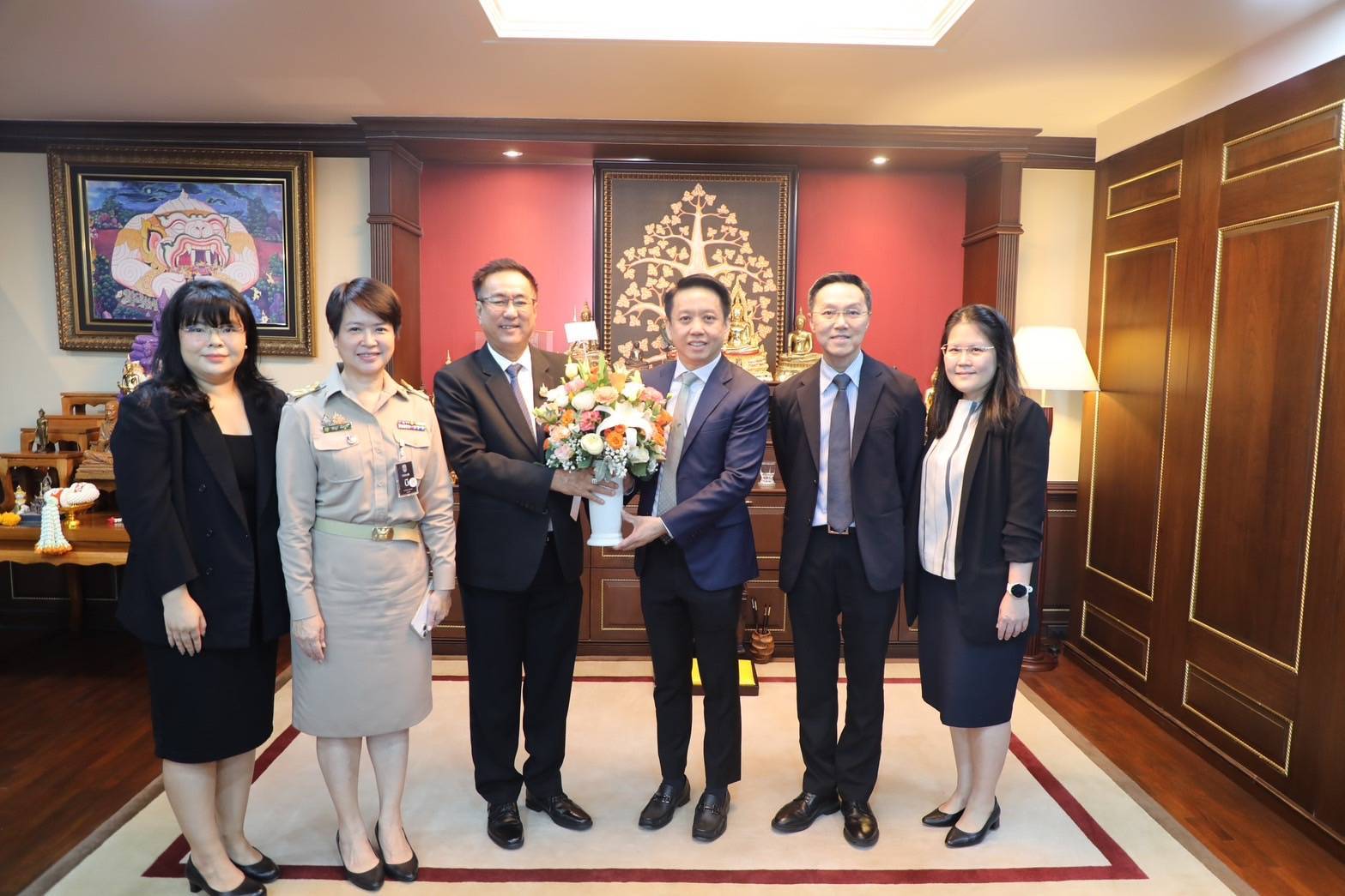 สำนักงานคณะกรรมการนโยบายรัฐวิสาหกิจ ร่วมแสดงความยินดีพร้อมทั้งรับมอบนโยบายแนวทางการประชุมคณะอนุกรรมการด้านกฎหมาย เนื่องในโอกาสนายอิทธิพร แก้วทิพย์ เข้ารับตำแหน่งอัยการสูงสุด