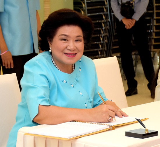 สคร.เข้าร่วมพิธีลงนามถวายพระพร เนื่องในโอกาสมหามงคลเฉลิมพระชนมพรรษา 86 พรรษา สมเด็จพระนางเจ้าสิริกิติ์ พระบรมราชินีนาถ ในรัชกาลที่ 9