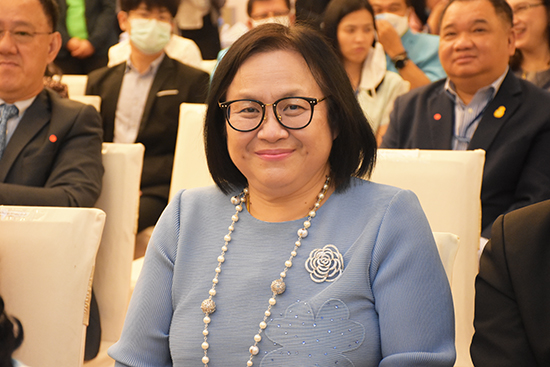 สคร. เข้าร่วมพิธีมอบโล่ที่ระลึกผู้เกษียณอายุราชการ ประจำปีงบประมาณ พ.ศ. 2563