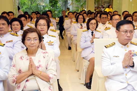 สคร.เข้าร่วมถวายภัตตาหารเช้าแด่พระสงฆ์เพื่อถวายเป็นพระราชกุศลเนื่องในวันเฉลิมพระชนมพรรษา สมเด็จพระเจ้าอยู่หัว 66 พรรษา 