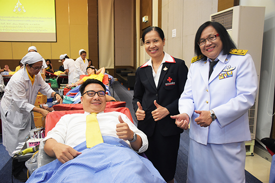 สคร. จัดโครงการจัดหน่วยแพทย์เคลื่อนที่และรับบริจาคโลหิตเฉลิมพระเกียรติ เนื่องในโอกาสมหามงคลพระราชพิธีราชาภิเษก