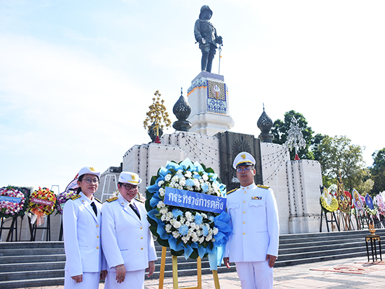 สคร. ร่วมถวายพวงมาลาพระบรมราชานุสรณ์รัชกาลที่ 6 เนื่องในวันคล้ายวันสวรรคต
