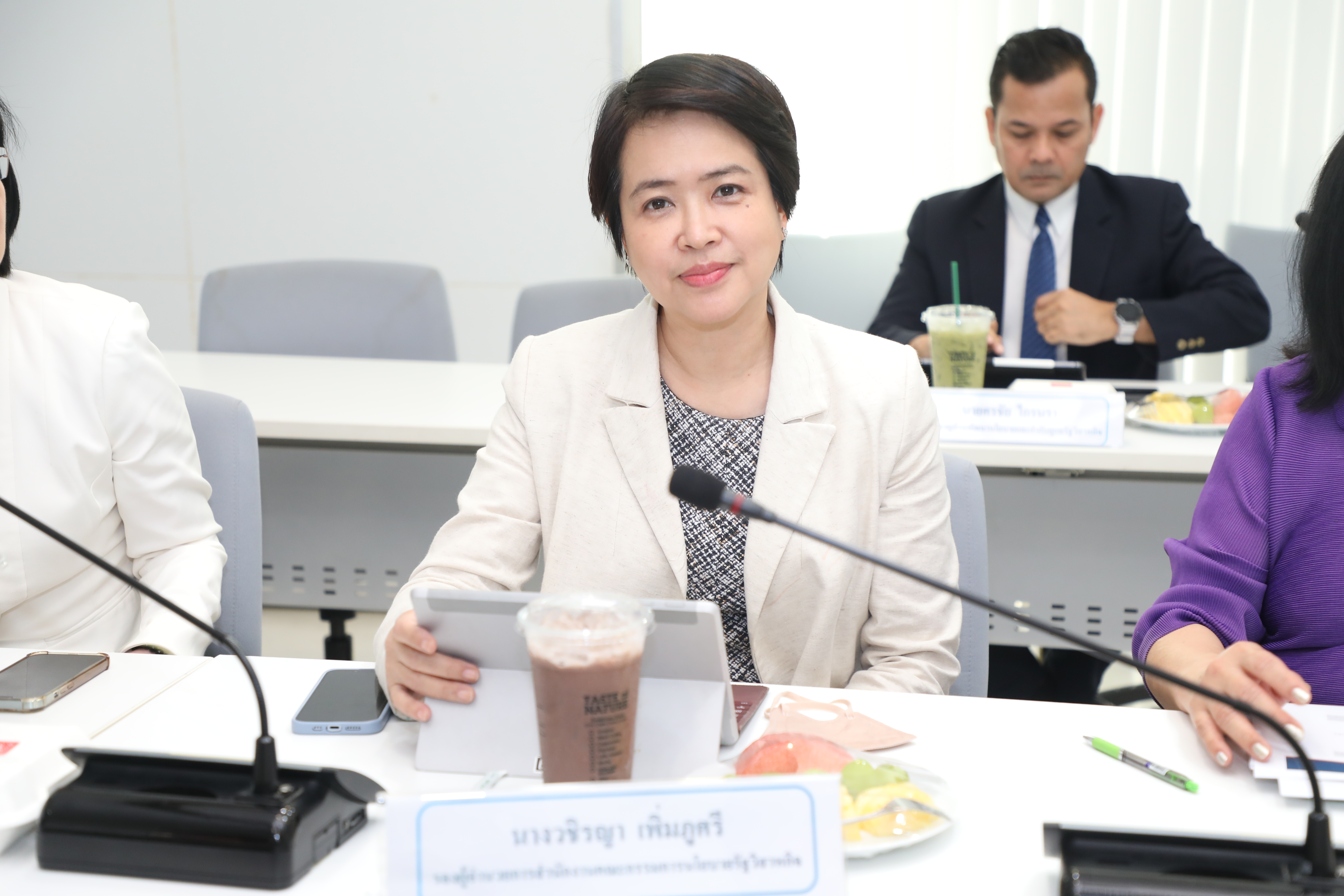 นายเผ่าภูมิ โรจนสกุล เลขานุการรัฐมนตรีว่าการกระทรวงการคลัง เข้าตรวจเยี่ยมพร้อมมอบนโยบายการปฏิบัติงานให้กับ สคร.