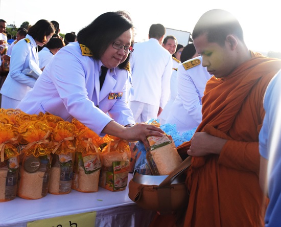 สคร.ร่วมพิธีทำบุญตักบาตรถวายเป็นพระราชกุศลแด่ สมเด็จพระนางเจ้าสิริกิติ์ พระบรมราชินีนาถ ในรัชกาลที่ 9 เนื่องในโอกาสมหามงคลเฉลิมพระชนมพรรษา 86 พรรษา 12 สิงหาคม